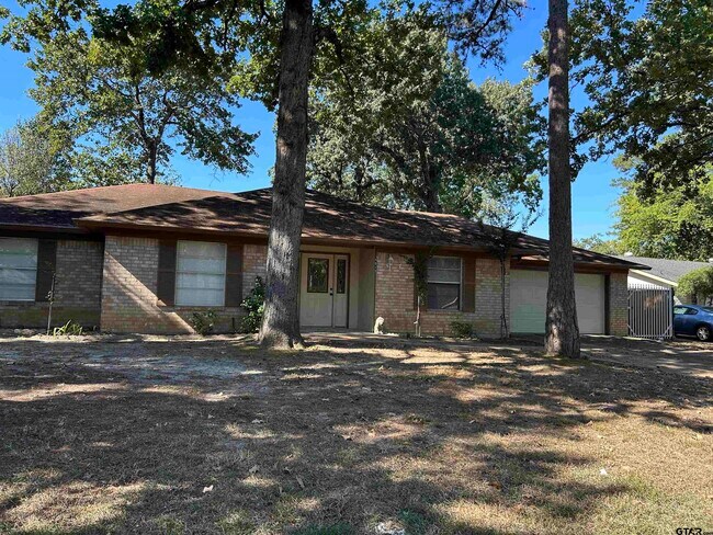 Foto del edificio - 4615 Edinburgh Dr