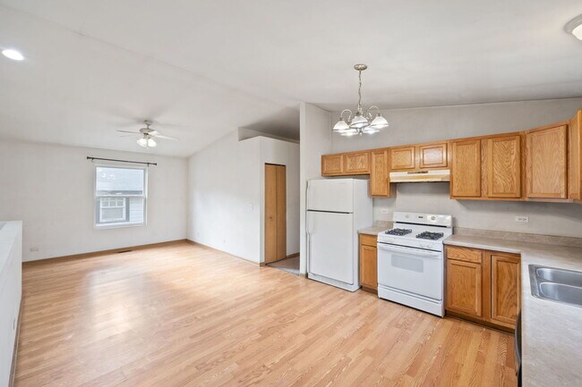 Building Photo - 26183 W Wooster Lake Ave