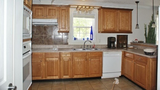 Building Photo - ** LEASE/OPTION - AVAILABLE NOW **