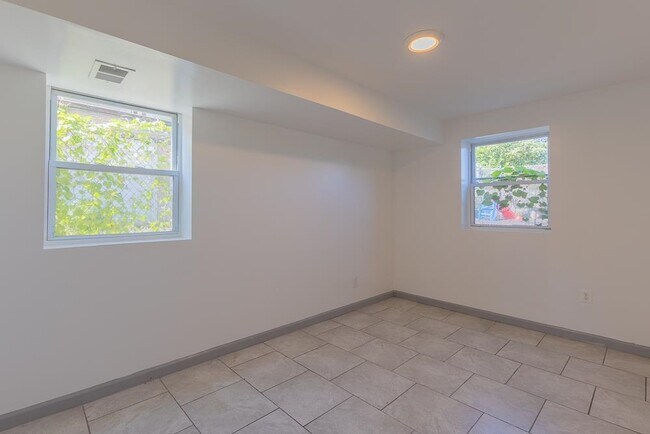 Foto del edificio - 118 Carteret Ave