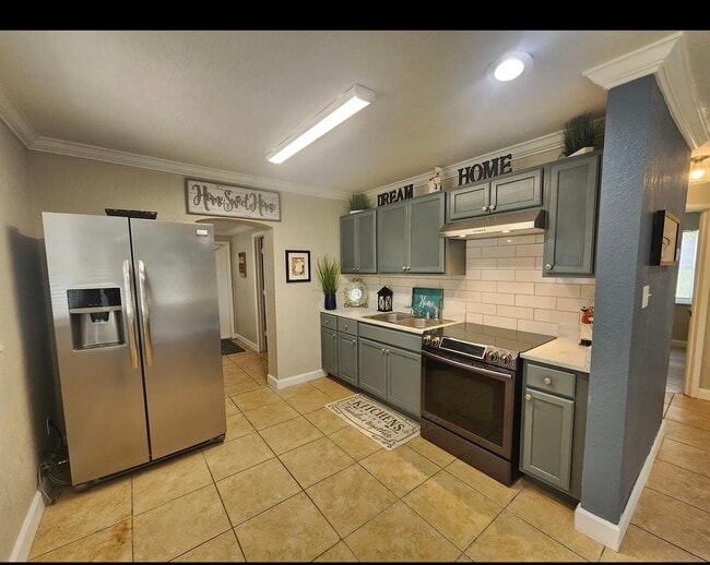 Foto del edificio - 3409 Sloan Rd