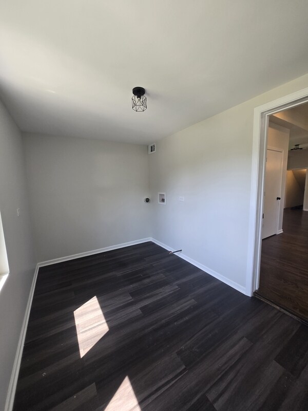 Foto del edificio - 429 W 102nd Pl