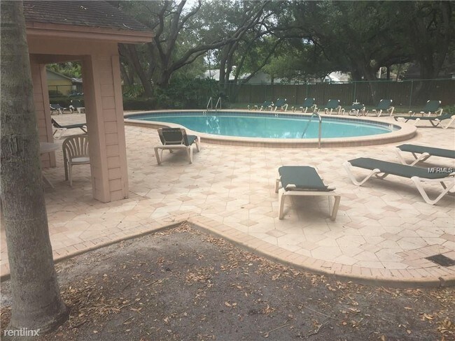 Foto del edificio - 1484 Cairn Ct