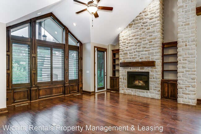 Building Photo - 3 br, 4.5 bath House - 2248 N. Tallgrass #2