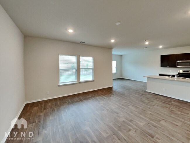 Foto del edificio - 6606 Bleak Hls Blvd