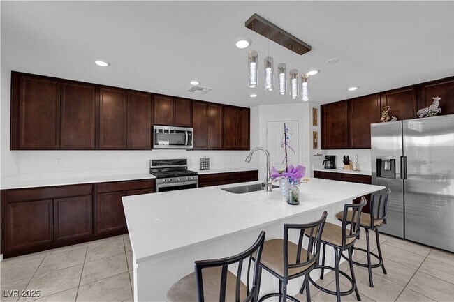 Foto del edificio - 8753 Vermont Vis St