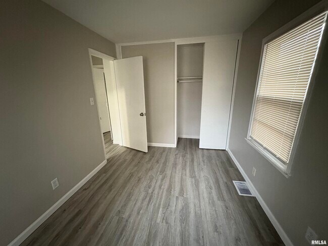 Foto del edificio - 2822 W Antoinette St