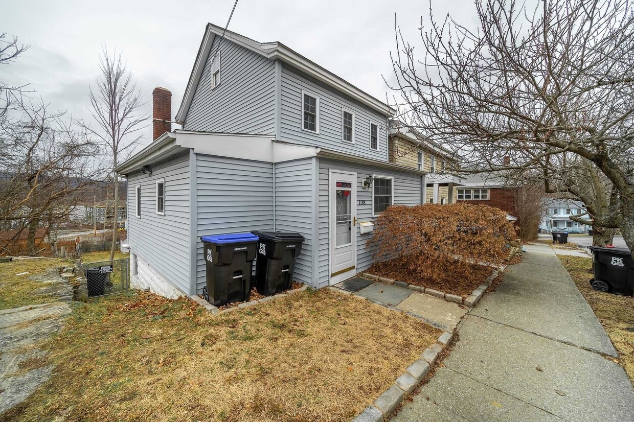 108 Albany St, Poughkeepsie, NY 12601 House Rental in Poughkeepsie