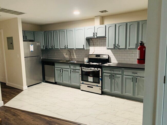 New stainless steel appliances - 421 Livingston St