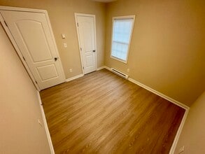 Building Photo - 109 Wye St