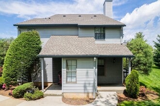 Building Photo - 1612 Woodbridge Commons Way
