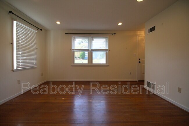 Building Photo - 3052 Westfall Pl