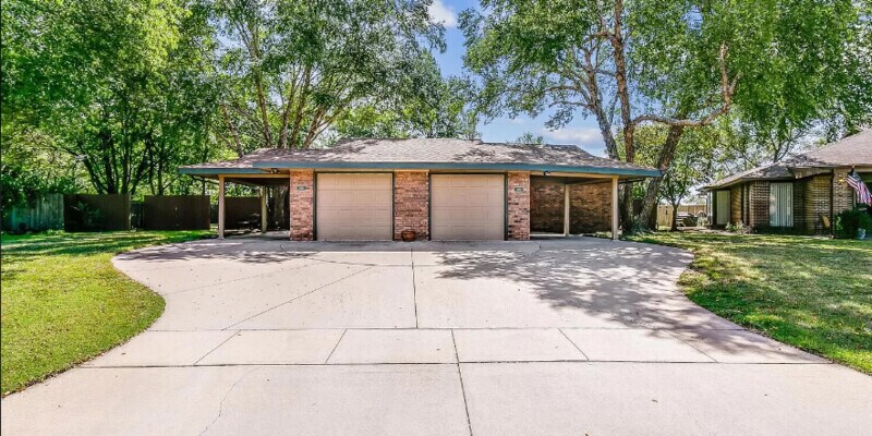 Primary Photo - 3508 N Clarence