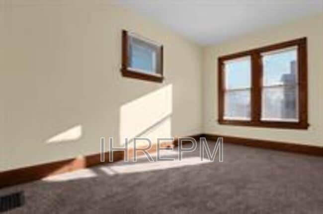 Foto del edificio - 1259 E Livingston Ave