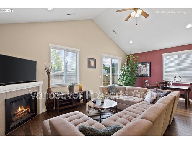 Building Photo - 2707 NE 131st Ct