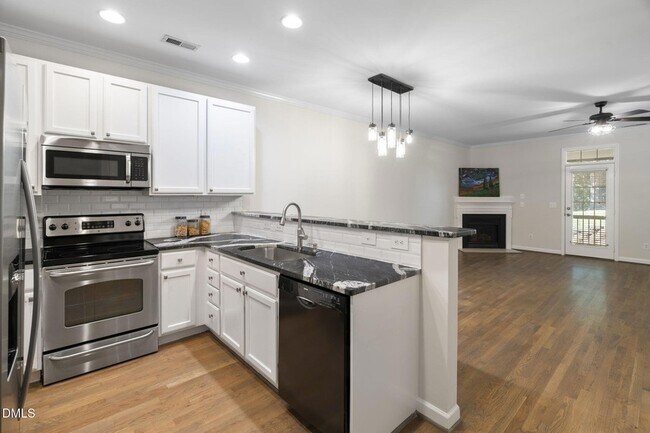 Foto del edificio - 102 Jamison Woods Ln