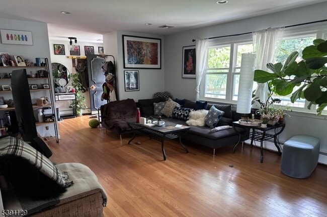 Building Photo - 6 Reiners Rd