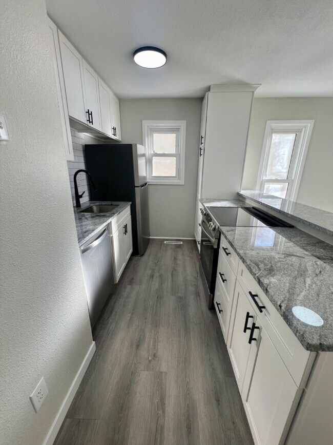 Foto del edificio - Conveniently located updated 2 bedroom!