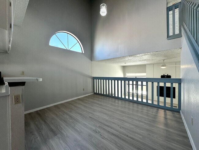 Building Photo - Northeast El Paso 3Bed/2Bath Refrig A/C