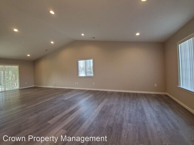 Building Photo - 3 br, 2 bath House - 2802 S. Underwood Street