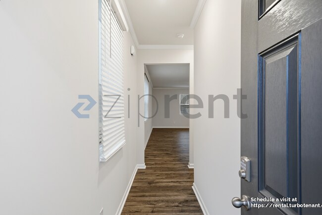 Foto del edificio - 2438 Bayberry St