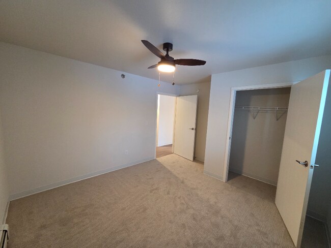 Foto del edificio - 211 1st Ave NW