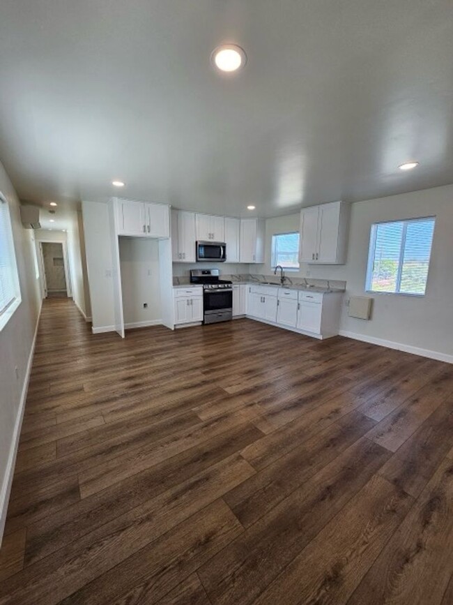 Building Photo - 3 bedroom 2 bath Newly Built ADU