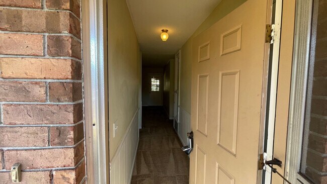 Building Photo - House for Rent