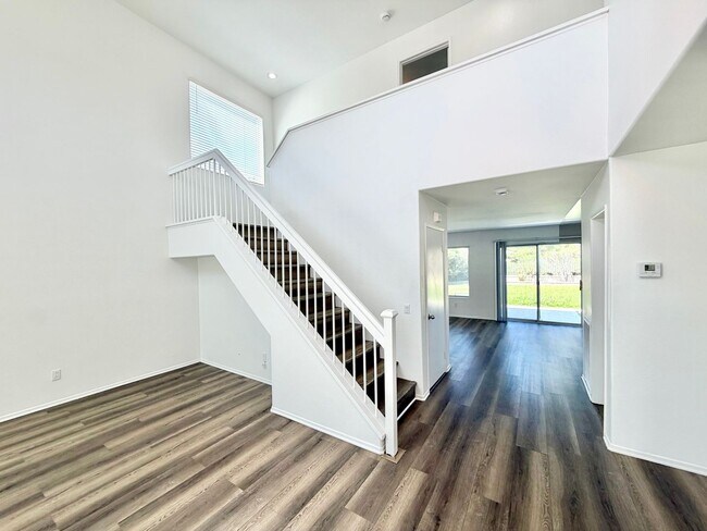 Foto del edificio - Stunning 4 Bedroom Home in California Tradewinds