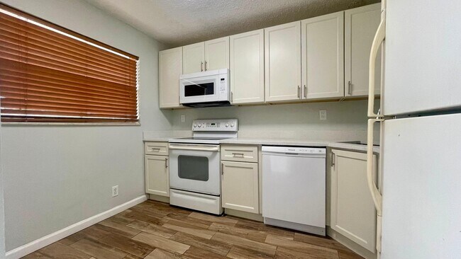 Foto del edificio - 1801 NW 75th Ave