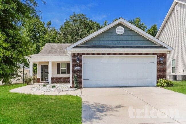 Building Photo - 3250 Alexandria Dr