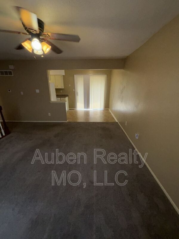 Foto del edificio - 409 NE Westwind Dr