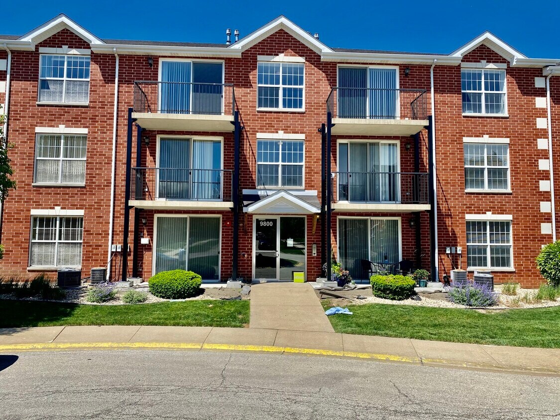 9800 Liberty Cir Unit 3W, Orland Park, IL 60467 Condo for Rent in