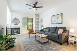 Building Photo - 15608 N 71st St