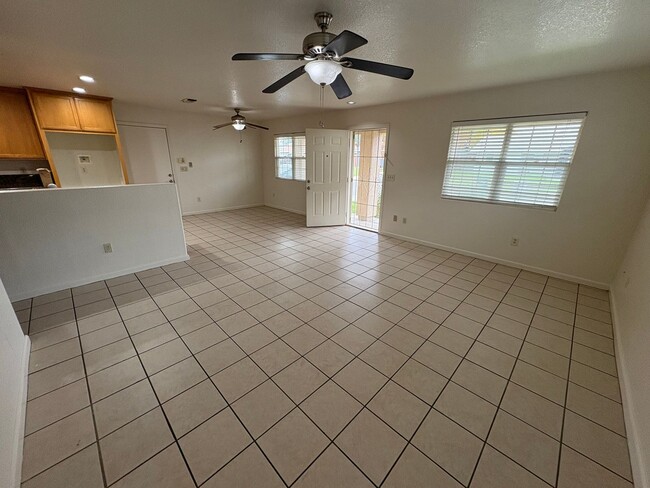 Foto del edificio - 7513 Addison Way