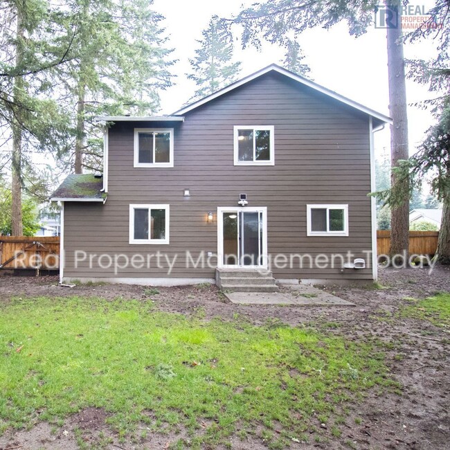 Building Photo - Charming 3 Bedroom 2.5 Bath House in Yelm ...