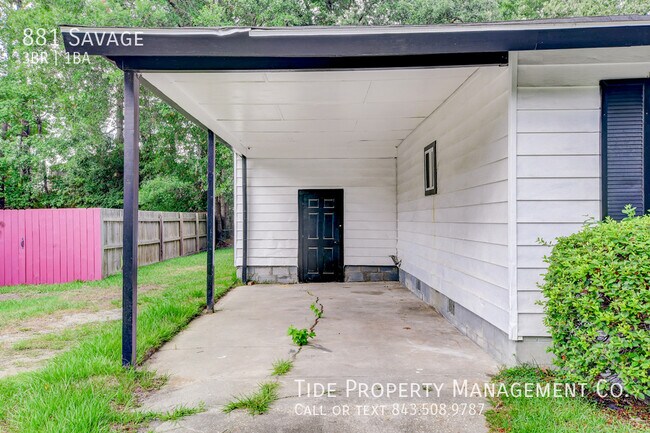 Foto del edificio - 881 Savage Rd