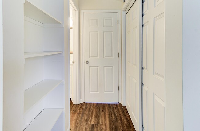 Building Photo - 104 Lanza Pl