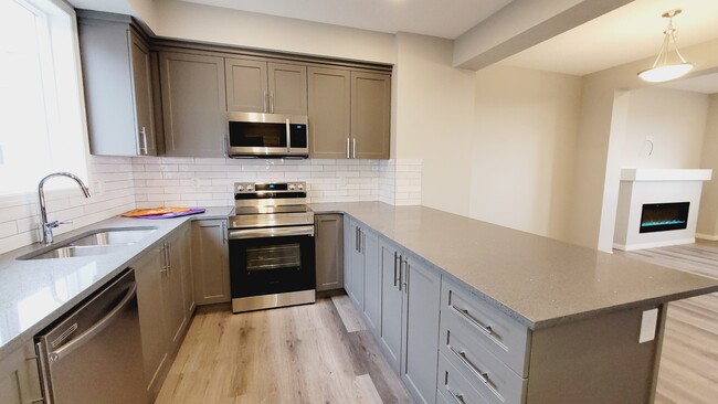 Building Photo - 2072 Wonnacott Way SW