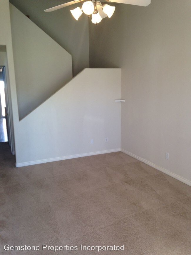 Foto del edificio - 3 br, 2 bath House - 1028 West 180 South