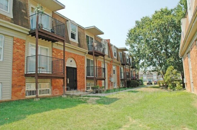 Building Photo - 5505 Hunt Club Ln
