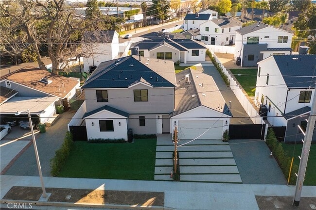 Building Photo - 13461 Bradley Ave