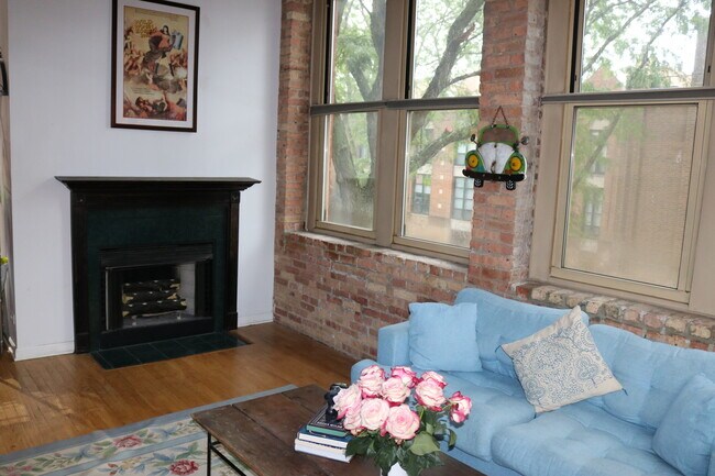 Building Photo - 2510 N Wayne Ave