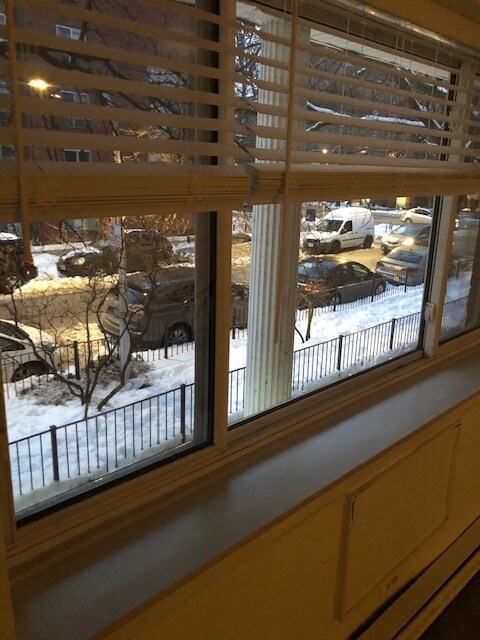 Foto del edificio - 3825 N Pine Grove Ave