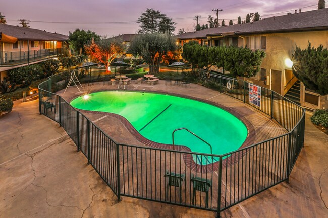 Foto del edificio - 8919 Longden Ave