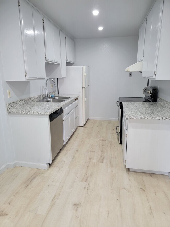 Foto del edificio - 247 N Capitol Ave