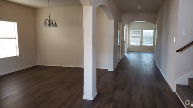 Building Photo - 2653 Gardendale Dr