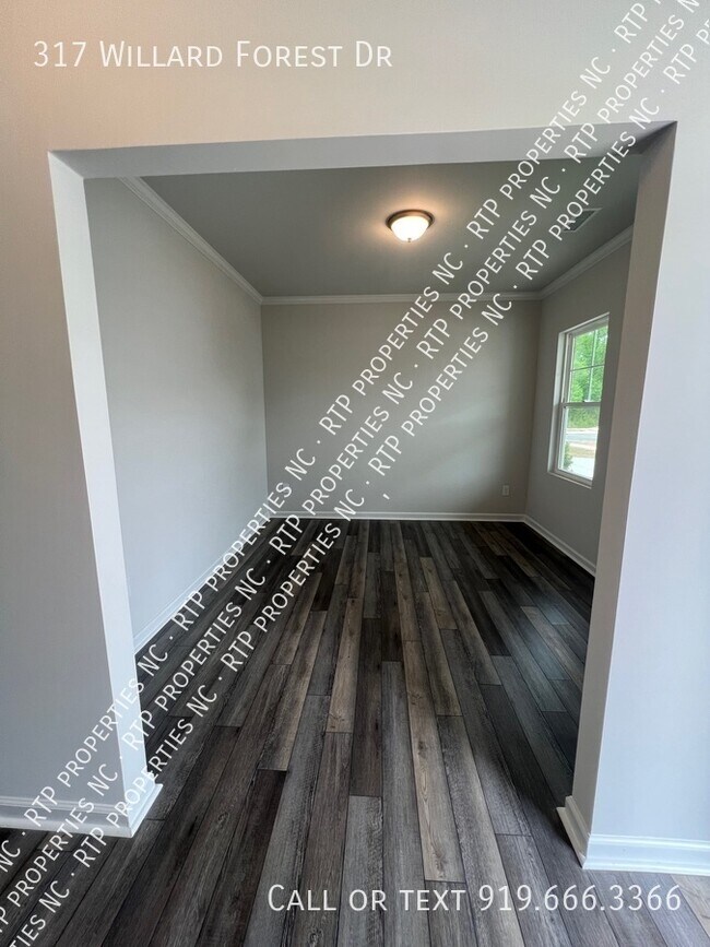 Foto del edificio - 317 Willard Forest Dr