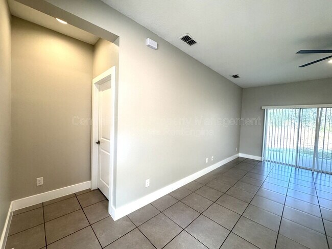 Foto del edificio - 9 Orchid Ln