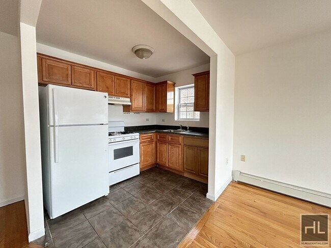 Foto del edificio - 3BR/2BA with TWO BALCONIES & Great Closet ...